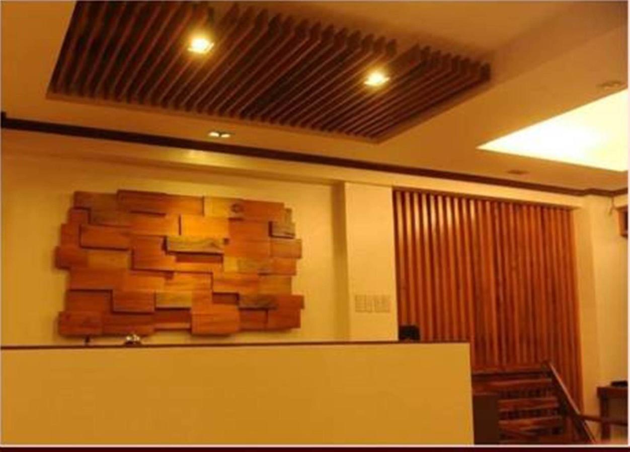 Abozza Hotel 3*